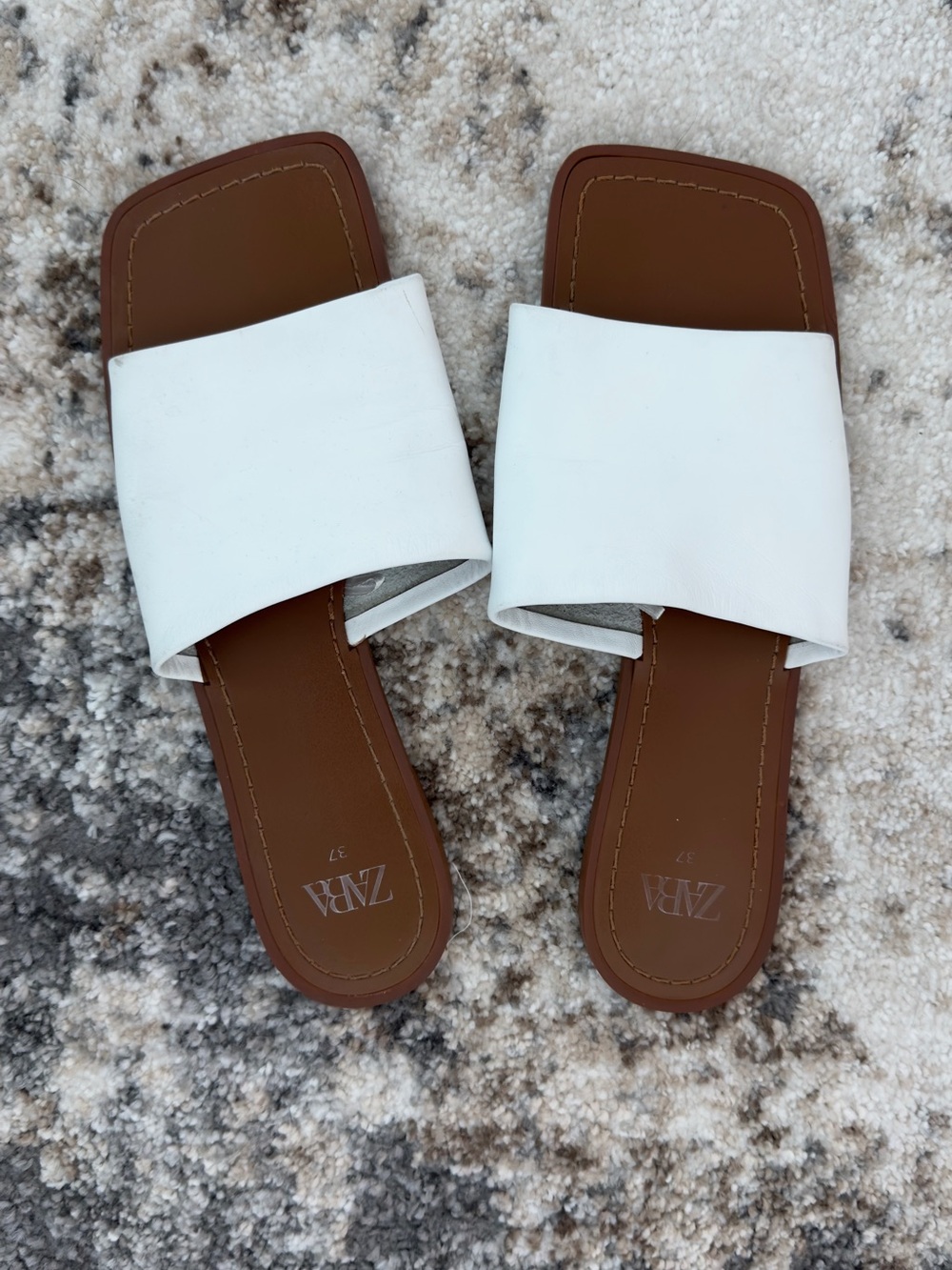 Zara White Wide Strap Slide Sandals with Brown Footbed